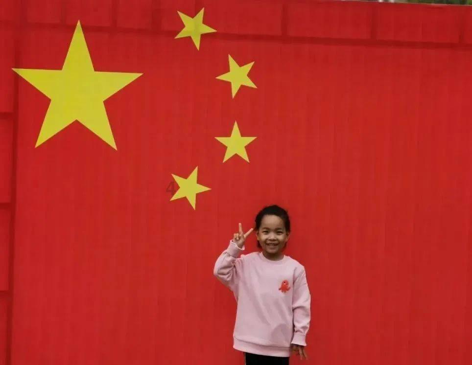 逃出昏暗的房子
